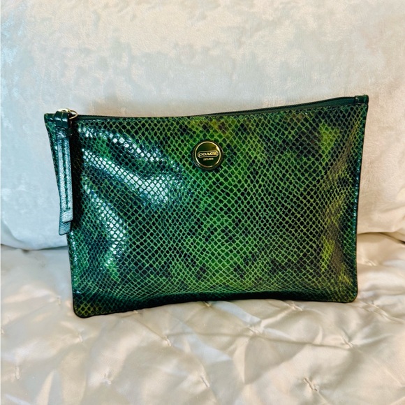 Coach Emerald Green Snakeskin Wristlet - Picture 1 of 7
